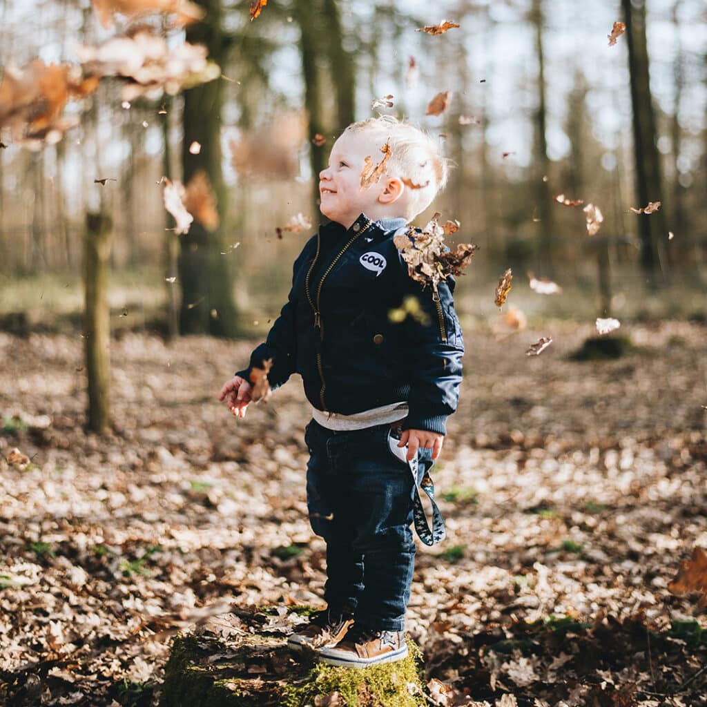 How to Take Photos This Fall For Your Own Beautiful Christmas Cards